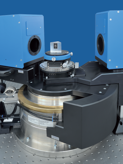 仪器的主要组成构件* 精密测角系统高精度气浮转台,径向和轴向跳动量